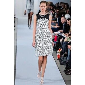 RUNWAY. NWT. $2985 Oscar de la Renta Silk Knee-Length Dress Size: XS | US 2